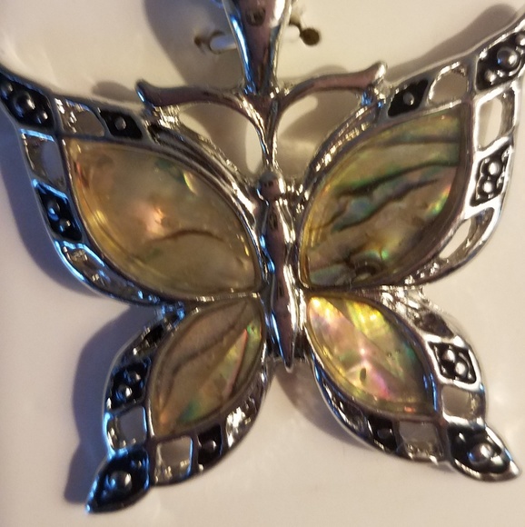 Jewelry - Picture 2 of 3